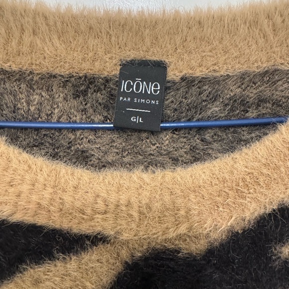 Cozy Icone sweater from Simons - Picture 3 of 3